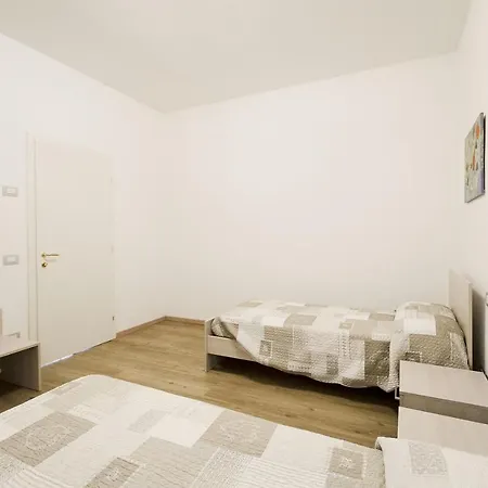Elegante Al Centro Storico Torri Del Benaco